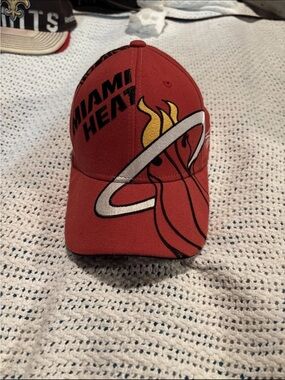 Miami heat team official headwear very cool hat ships fast brand new